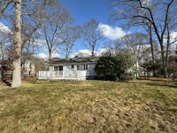 29 Skyline Dr in Montville, CT - Building Photo - Building Photo