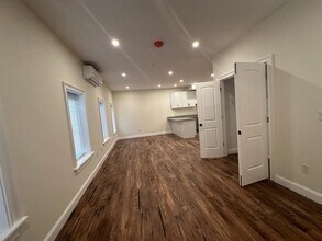 19 Academy Dr in Lowell, MA - Building Photo - Building Photo