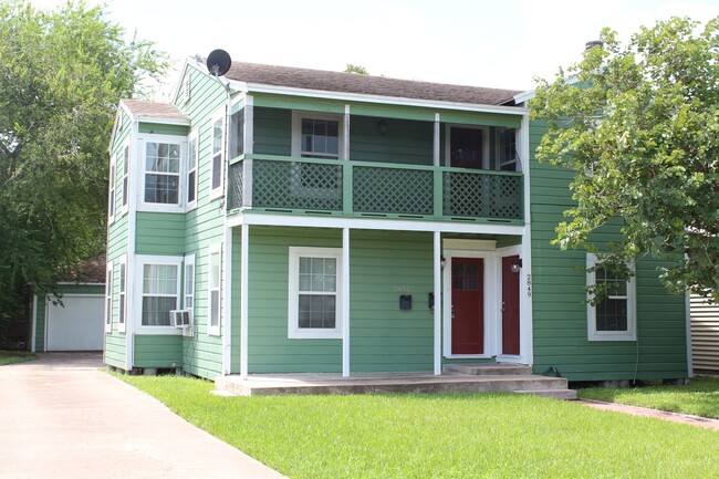property at 2851 Topeka St