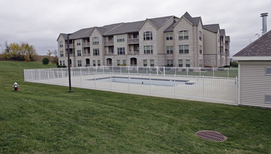 Hanover Square Apartments in Madison, WI - Foto de edificio - Building Photo