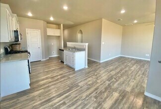 7015 11th St in Lubbock, TX - Building Photo - Building Photo