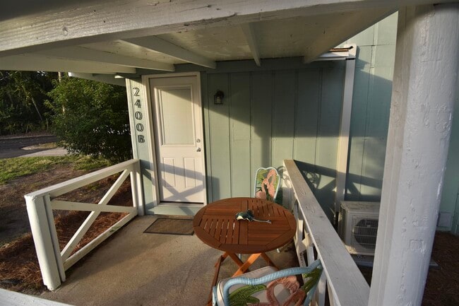 2400 Lake Hall Rd in Tallahassee, FL - Building Photo - Building Photo