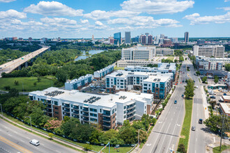 The Jamestown in Richmond, VA - Foto de edificio - Building Photo