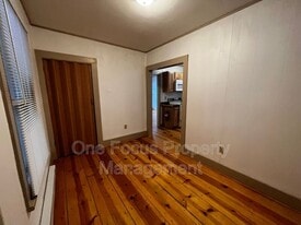 525 W Church St in Lock Haven, PA - Building Photo