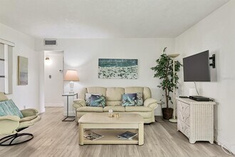 2619 Clipper Ship Way in Sarasota, FL - Building Photo - Building Photo