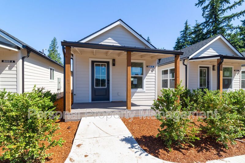 8005 NE 32nd St in Vancouver, WA - Foto de edificio