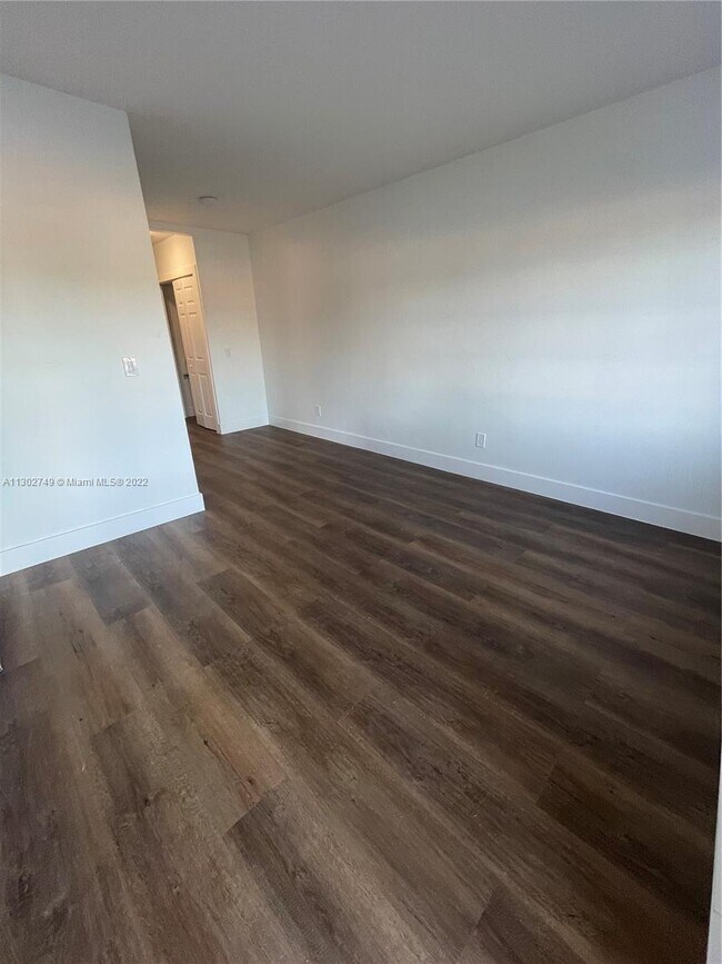 2846 SW 37th Ave-Unit -2846 in Miami, FL - Building Photo - Building Photo