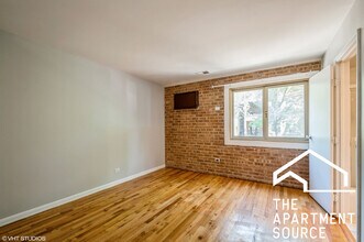 665 W Melrose St, Unit E in Chicago, IL - Building Photo - Building Photo