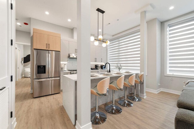 2354 W Polk St in Chicago, IL - Building Photo - Building Photo