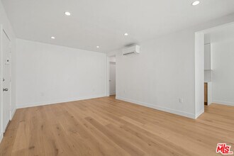 612 Huntley Dr in West Hollywood, CA - Building Photo - Building Photo