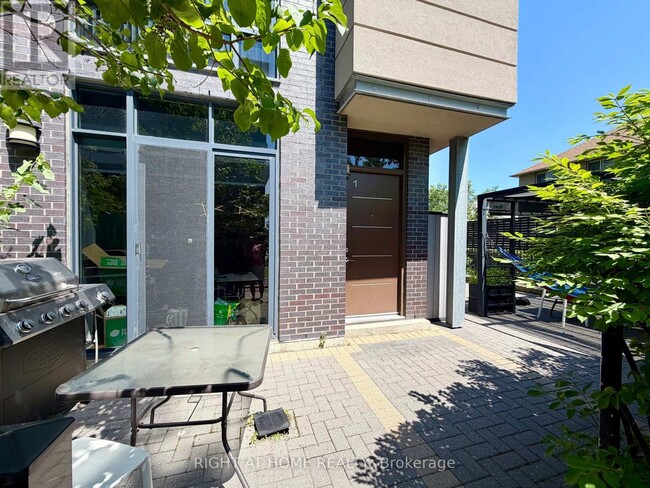 property at 15 Valhalla Inn Rd