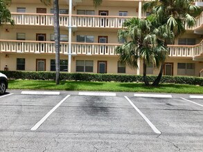 1004 Newcastle A in Boca Raton, FL - Building Photo - Building Photo