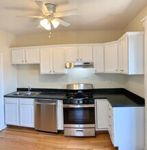 4847 W Hutchinson St in Chicago, IL - Building Photo - Building Photo