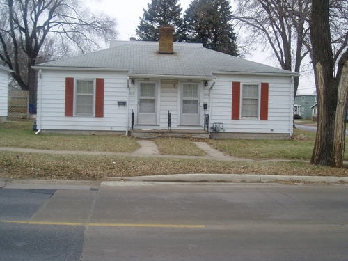 1511-1525 Williston Ave in Waterloo, IA - Building Photo