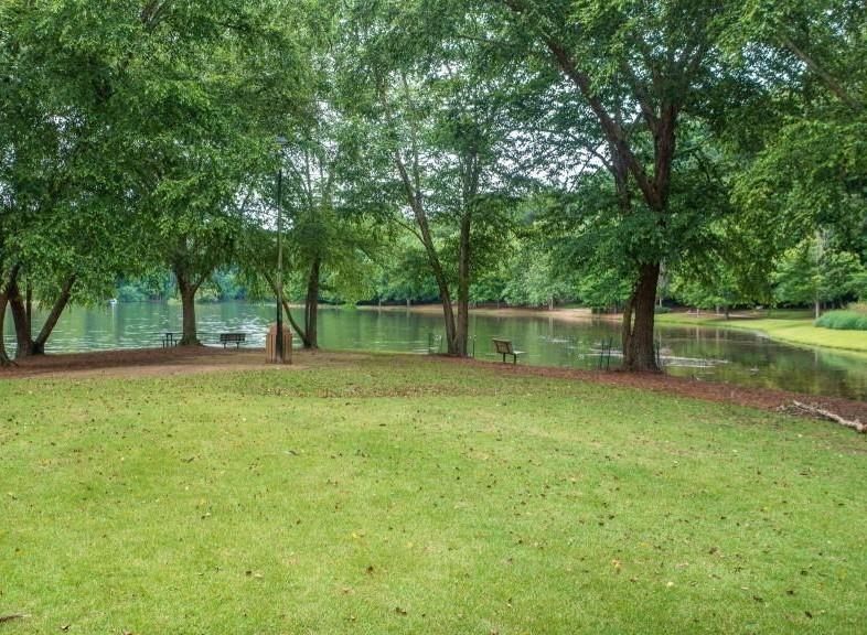 227 Quail Run in Roswell, GA - Building Photo