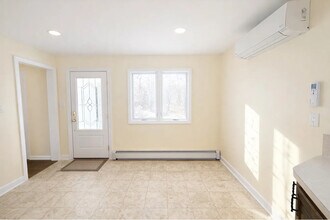 83 S Harrison Ave in Congers, NY - Foto de edificio - Building Photo