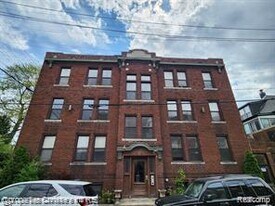 1535 W Canfield St in Detroit, MI - Building Photo