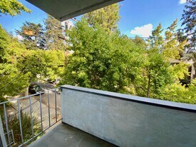 635 El Dorado Ave in Oakland, CA - Building Photo