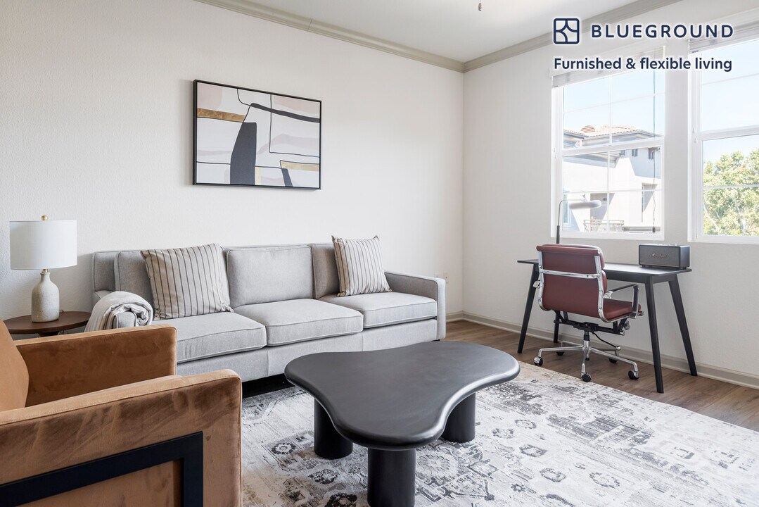 501 Murphy Ranch Rd in Milpitas, CA - Building Photo