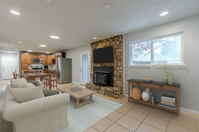 8 Spalding Cir in Wimberley, TX - Building Photo - Building Photo