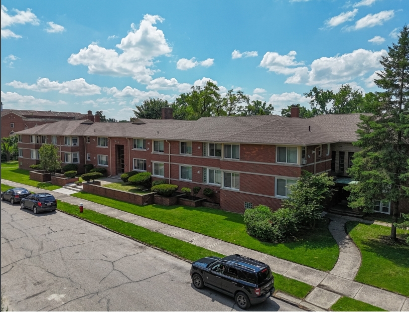 Whitmore Apartments in Detroit, MI - Building Photo