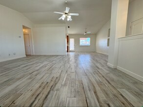 16425 Chippewa Rd in Apple Valley, CA - Foto de edificio - Building Photo