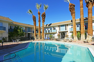 Windsor Apartments in Las Vegas, NV - Building Photo - Building Photo