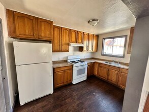8419 A St in Oakland, CA - Building Photo - Building Photo