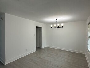 7430 Rabbit Ridge in Missouri City, TX - Foto de edificio - Building Photo