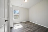 8005 Carver Rd photo'