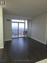 55 Strathaven Dr in Mississauga, ON - Building Photo - Building Photo