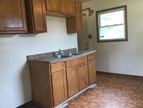 5038 N 49th St in Milwaukee, WI - Foto de edificio - Building Photo