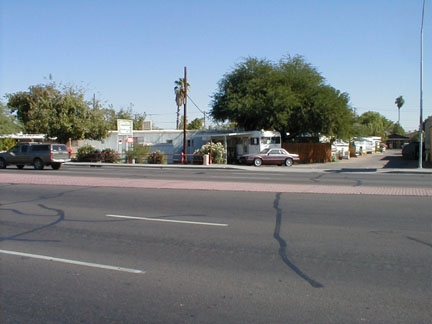 25 Space Yucca Trailer Ranch in Mesa, AZ - Foto de edificio