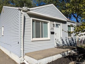 22843 Heussner Ave in Warren, MI - Building Photo