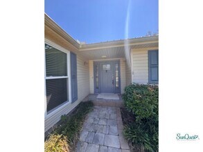 1012 Great Oaks Dr in Gulf Breeze, FL - Building Photo - Building Photo