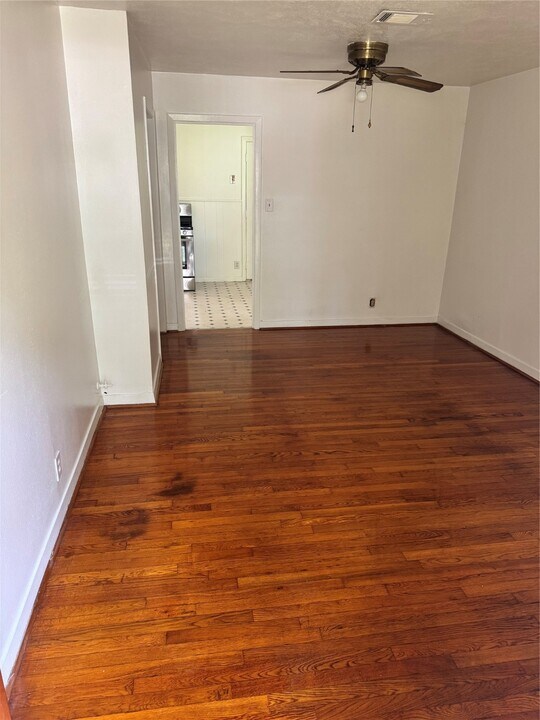 5045 Raleigh Dr in Beaumont, TX - Foto de edificio