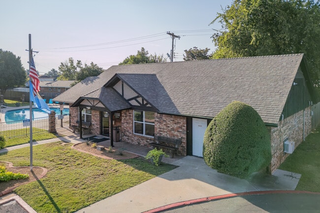 Tudor Crossing Apartments