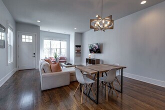 1825 11th Ave N in Nashville, TN - Building Photo - Building Photo