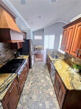 1028 Tradewinds Dr in Tarpon Springs, FL - Building Photo - Building Photo