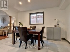 165 Windflower Dr in Kitchener, ON - Building Photo - Building Photo
