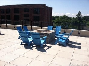 111 Towne St in Stamford, CT - Building Photo - Building Photo