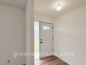 106 Cedar Ave E in Montesano, WA - Building Photo - Building Photo