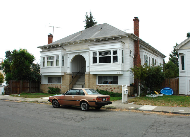 535 Kentucky St in Vallejo, CA - Foto de edificio - Building Photo