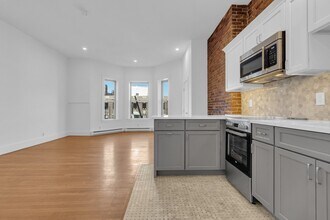 389 Beacon St in Boston, MA - Building Photo - Building Photo
