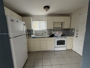 1853 SW 17th St in Miami, FL - Building Photo - Building Photo