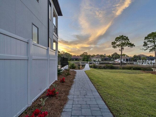330 Kelly Plantation Dr in Destin, FL - Building Photo - Building Photo