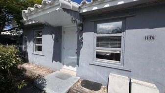 1116 NE 16th Terrace in Fort Lauderdale, FL - Building Photo