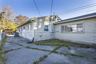 30061 Hazelwood St in Inkster, MI - Building Photo - Building Photo