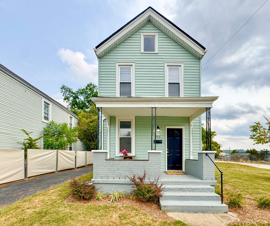 4715 Wilmer Ct in Cincinnati, OH - Building Photo