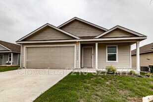 12922 Sage Turn in Saint Hedwig, TX - Building Photo